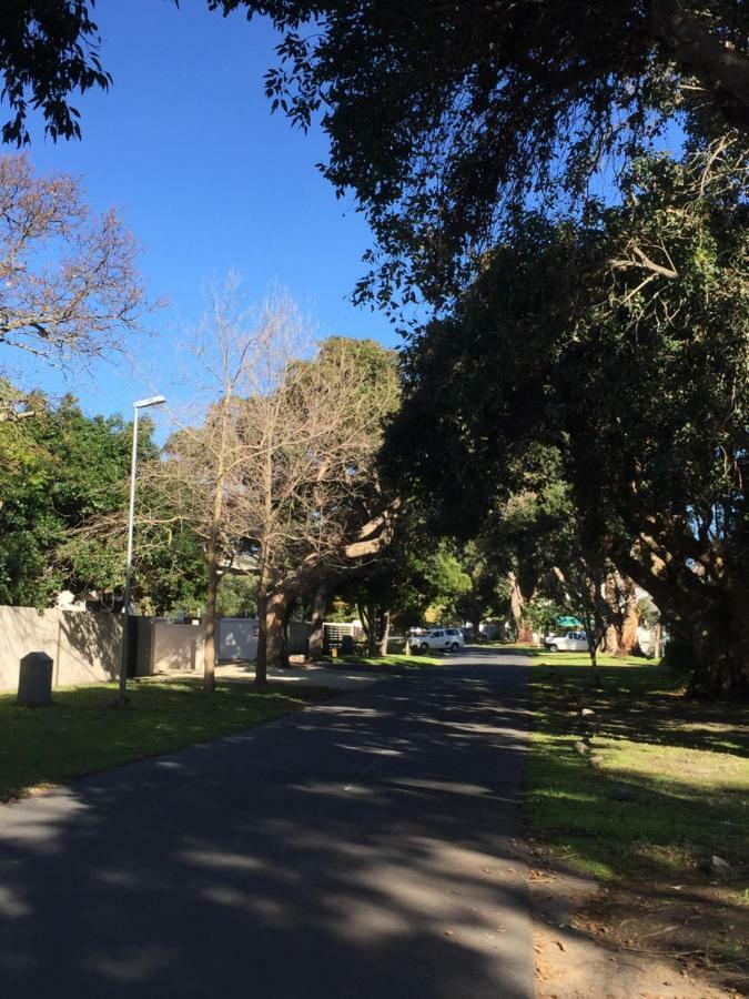 Acorn Cottage Hermanus Bagian luar foto