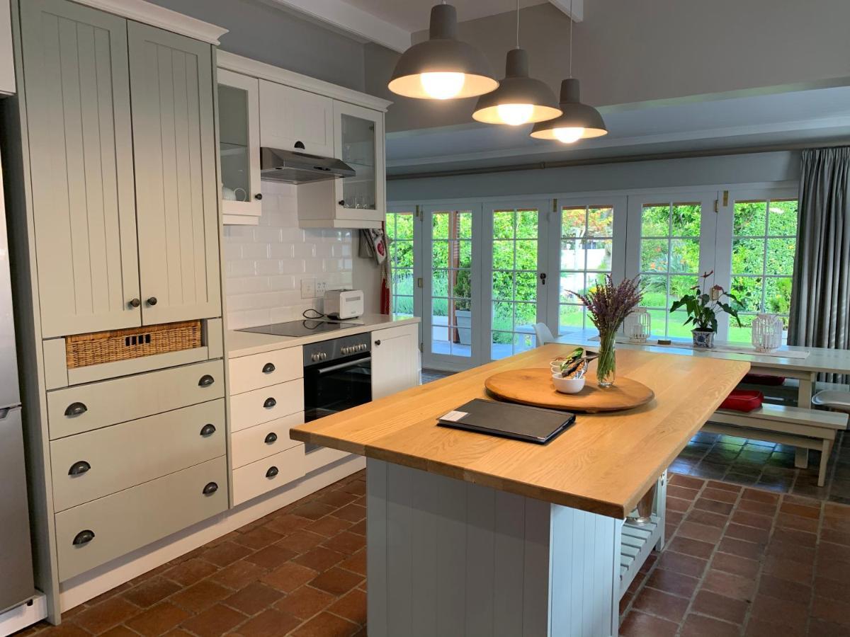 Acorn Cottage Hermanus Bagian luar foto