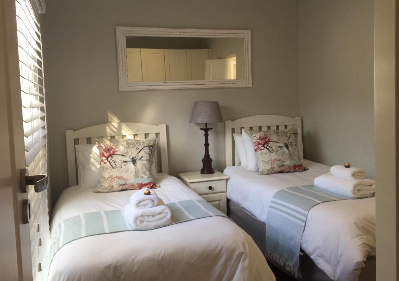 Acorn Cottage Hermanus Bagian luar foto